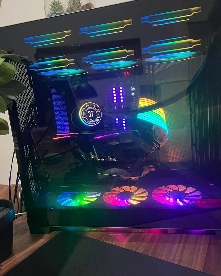 PC Gamer RGB avec watercooling assemblé sur mesure par PC66
